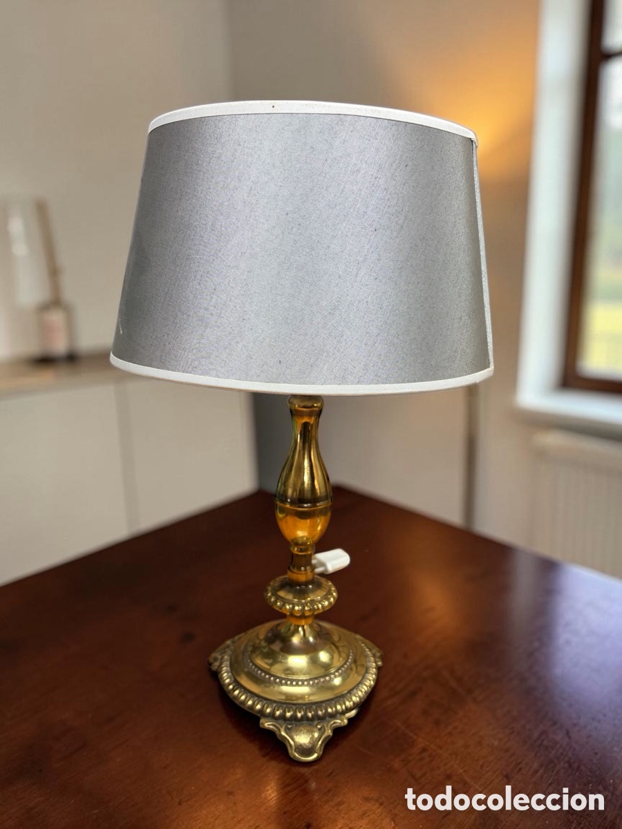 Antig&uuml;edades: Antigua l&aacute;mpara de noche de lat&oacute;n