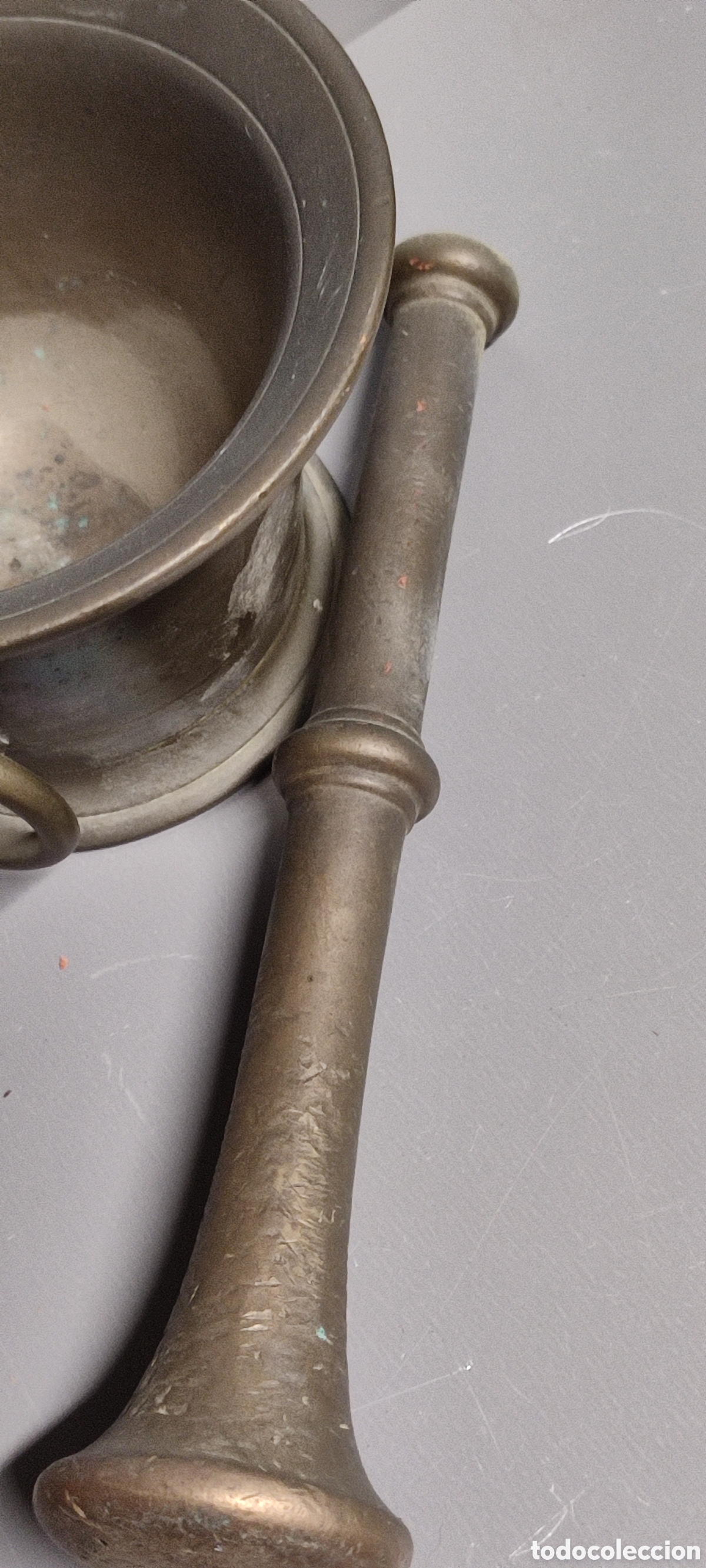 Antig&uuml;edades: Antiguo almirez mortero de bronce con su mano - Foto 3