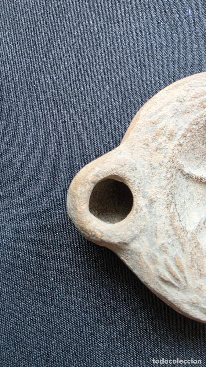 Antig&uuml;edades: Antigua Lucerna o L&aacute;mpara de Aceite Romana en Terracota Reproducci&oacute;n de calidad del S.XIX con escena