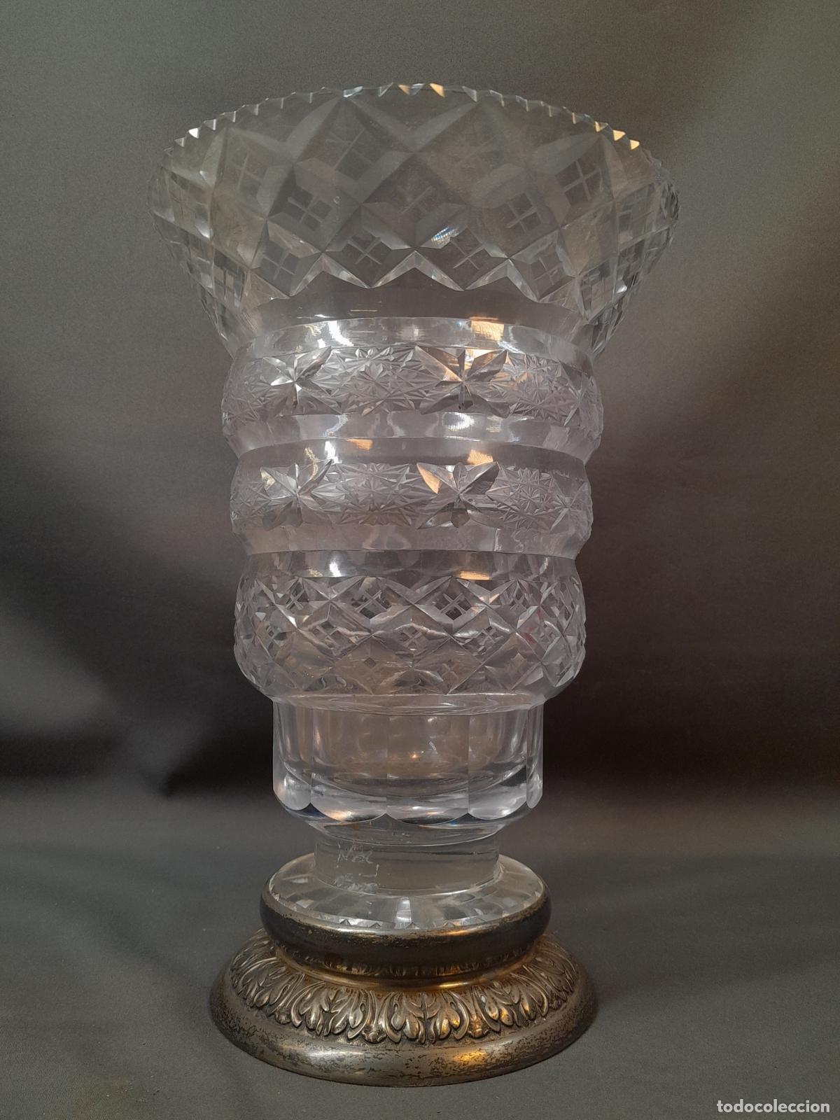 Antiguidades: GRAN JARR&Oacute;N DE CRISTAL TALLADO AL PLOMO CON BASE DE PLATA REPUJADA. MEDIADOS S.XX