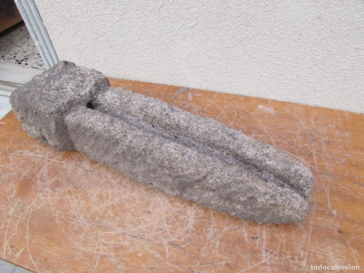 Antig&uuml;edades: CANAL FUENTE DE LAVADERO . CA&Ntilde;O VERTEDOR AGUA EN PIEDRA. ANTIGUO. MUY LARGO: casi medio metro