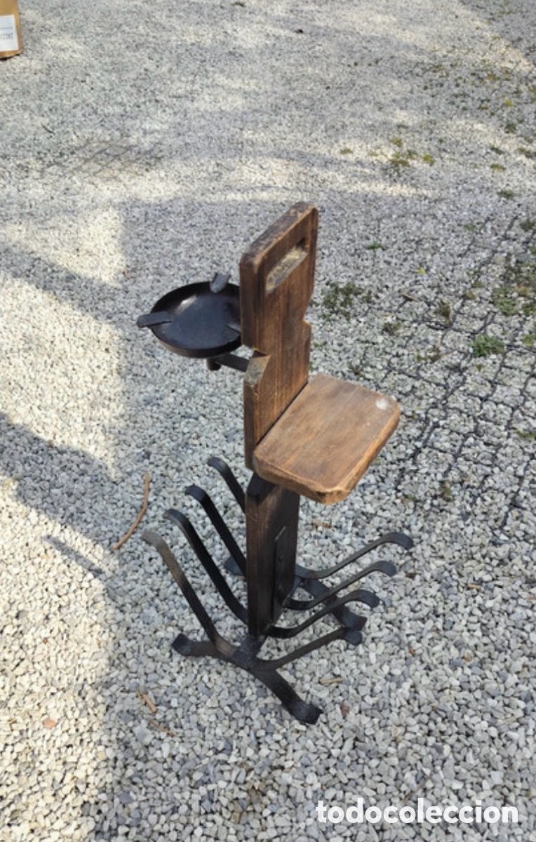 Antig&uuml;edades: Antiguo revistero de hierro forjado