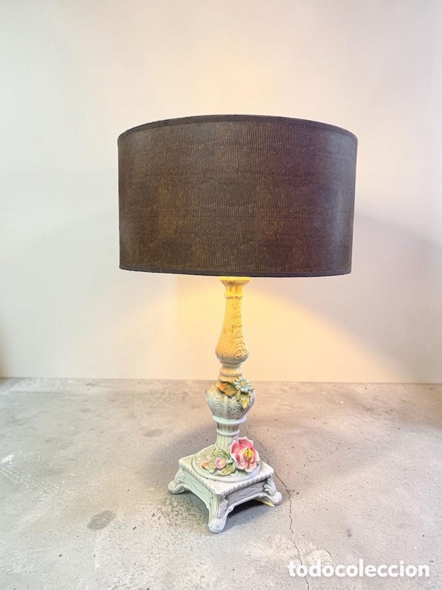 Antig&uuml;edades: Antigua L&aacute;mpara de mesa de porcelana