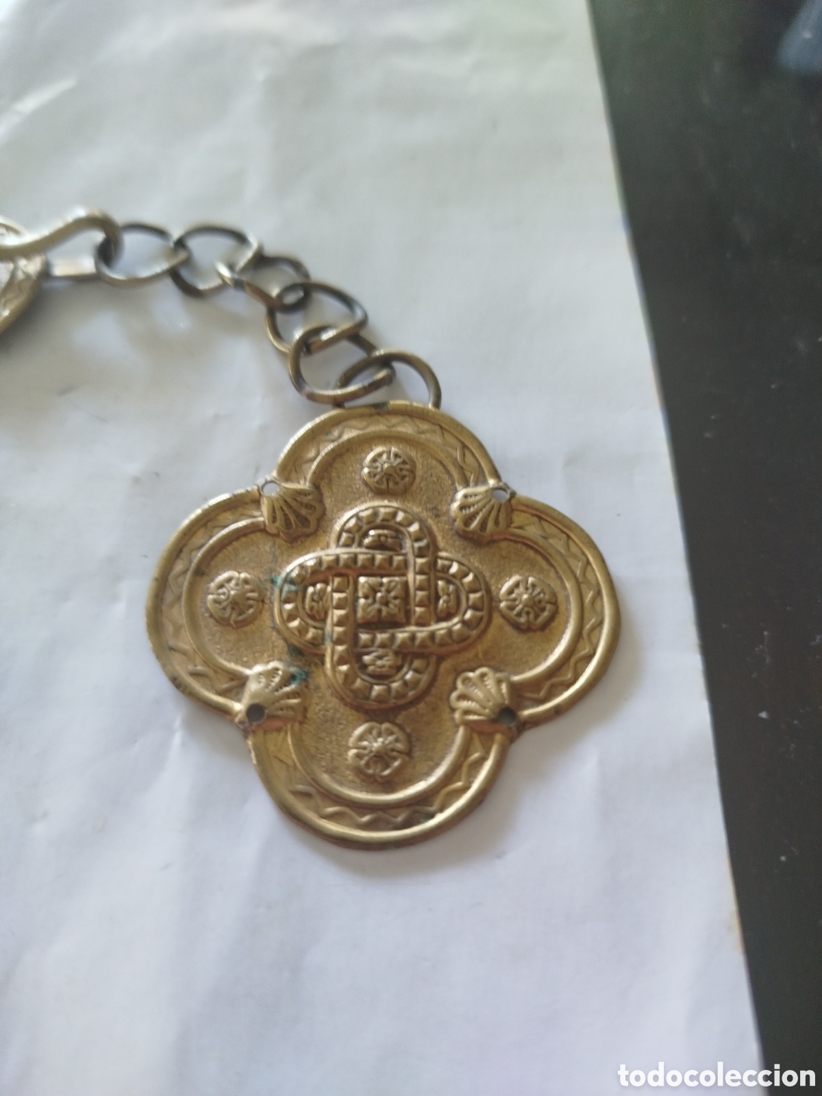 Antig&uuml;edades: Broche para capa de laton - Foto 3