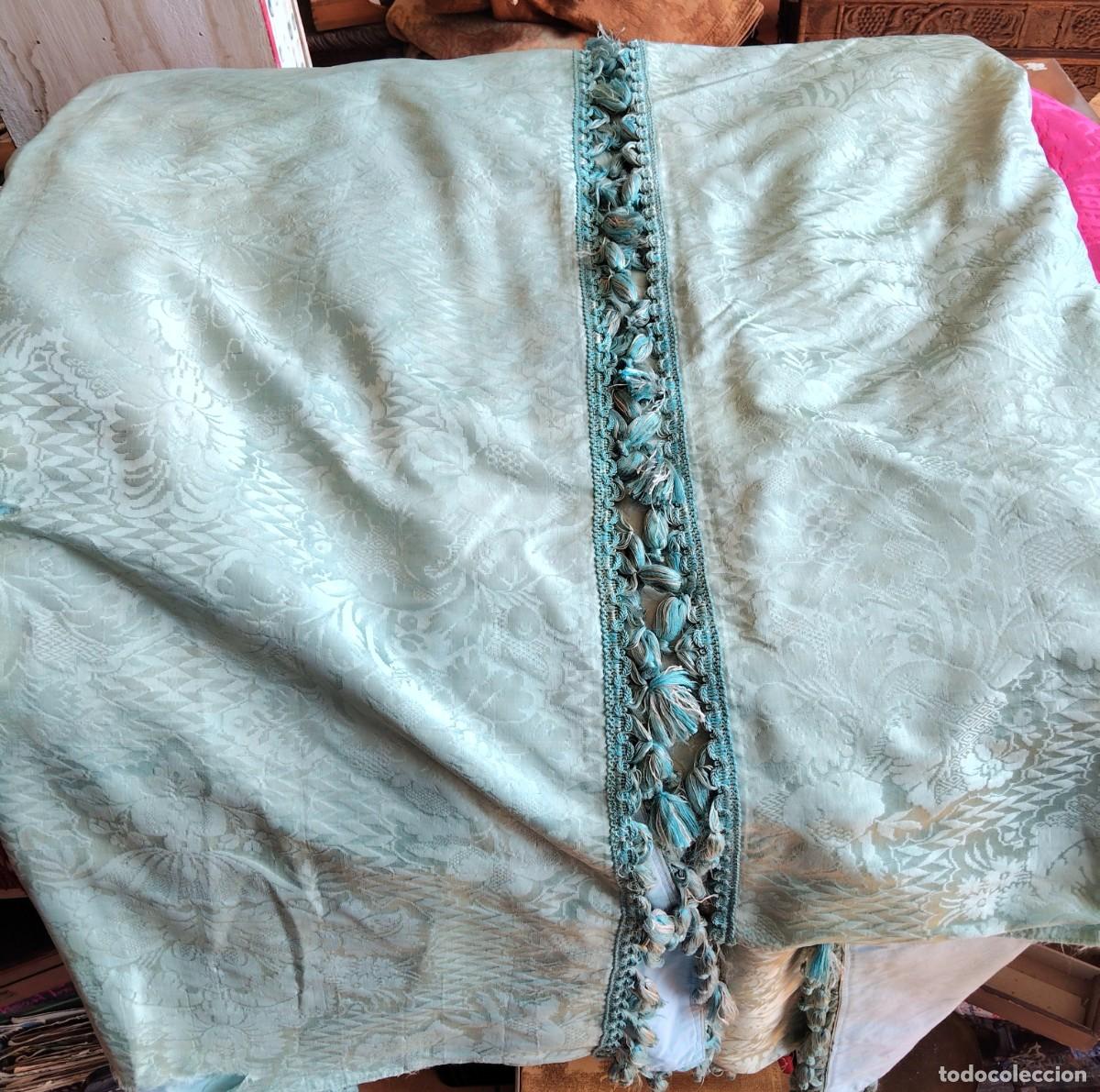 Antig&uuml;edades: Antigua colcha de seda adamascada azul