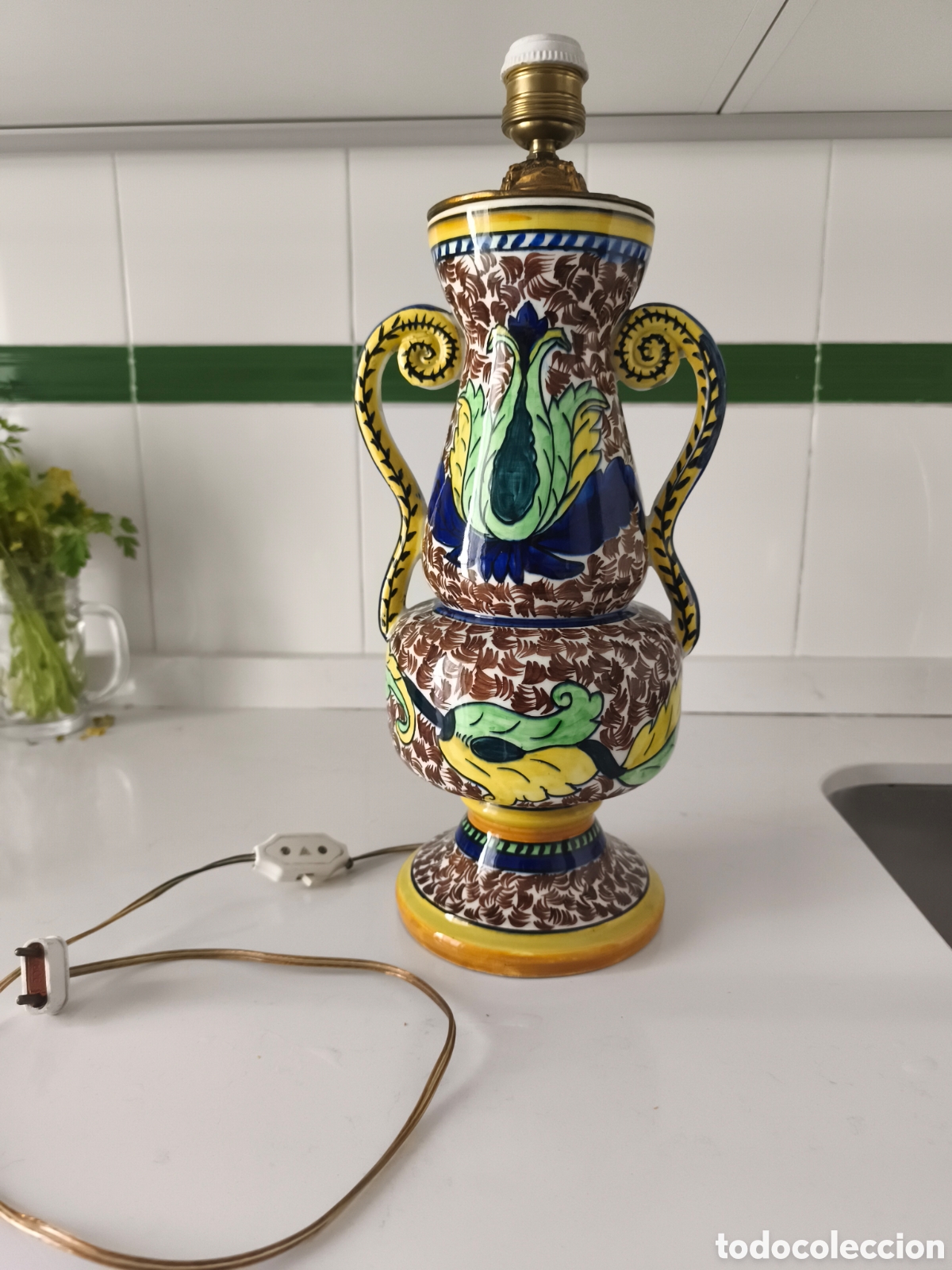 Antig&uuml;edades: Antigua y bonita l&aacute;mpara de cer&aacute;mica numerada en buen estado