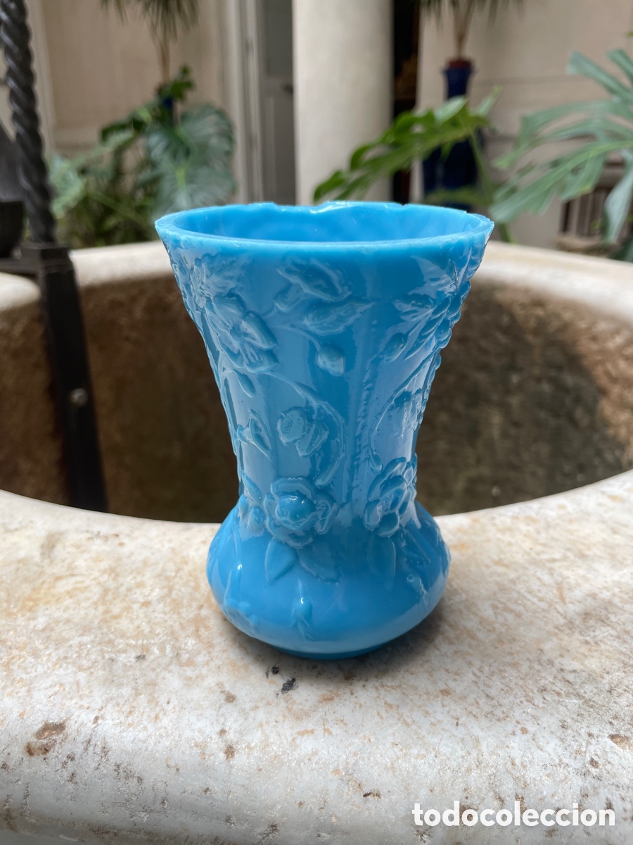 Antig&uuml;edades: Florero opalina siglo XIX