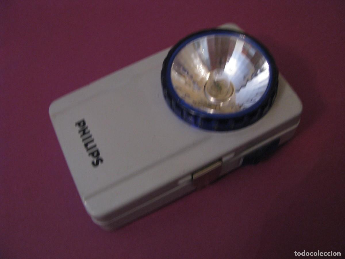 Antig&uuml;edades: LINTERNA DE MARCA PHILIPS.