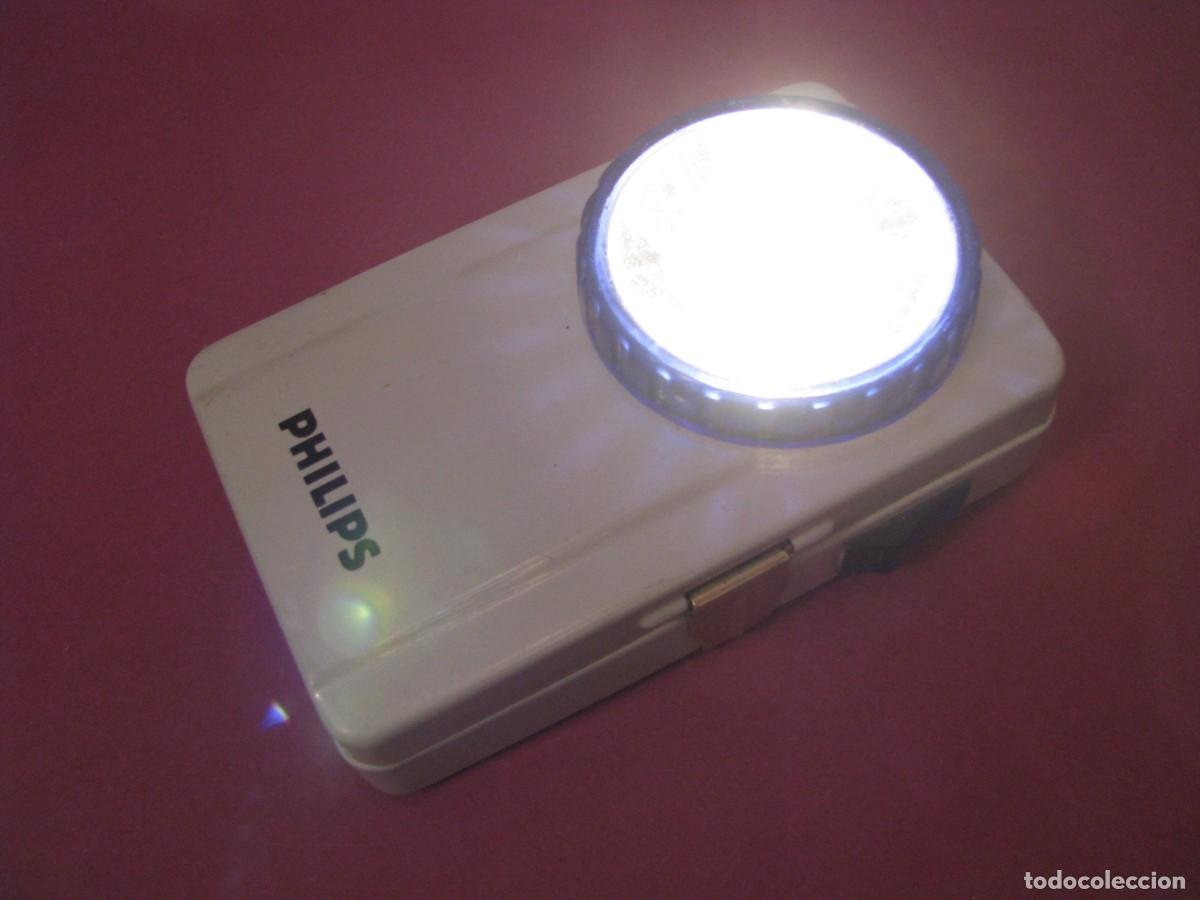 Antig&uuml;edades: LINTERNA DE MARCA PHILIPS. - Foto 2
