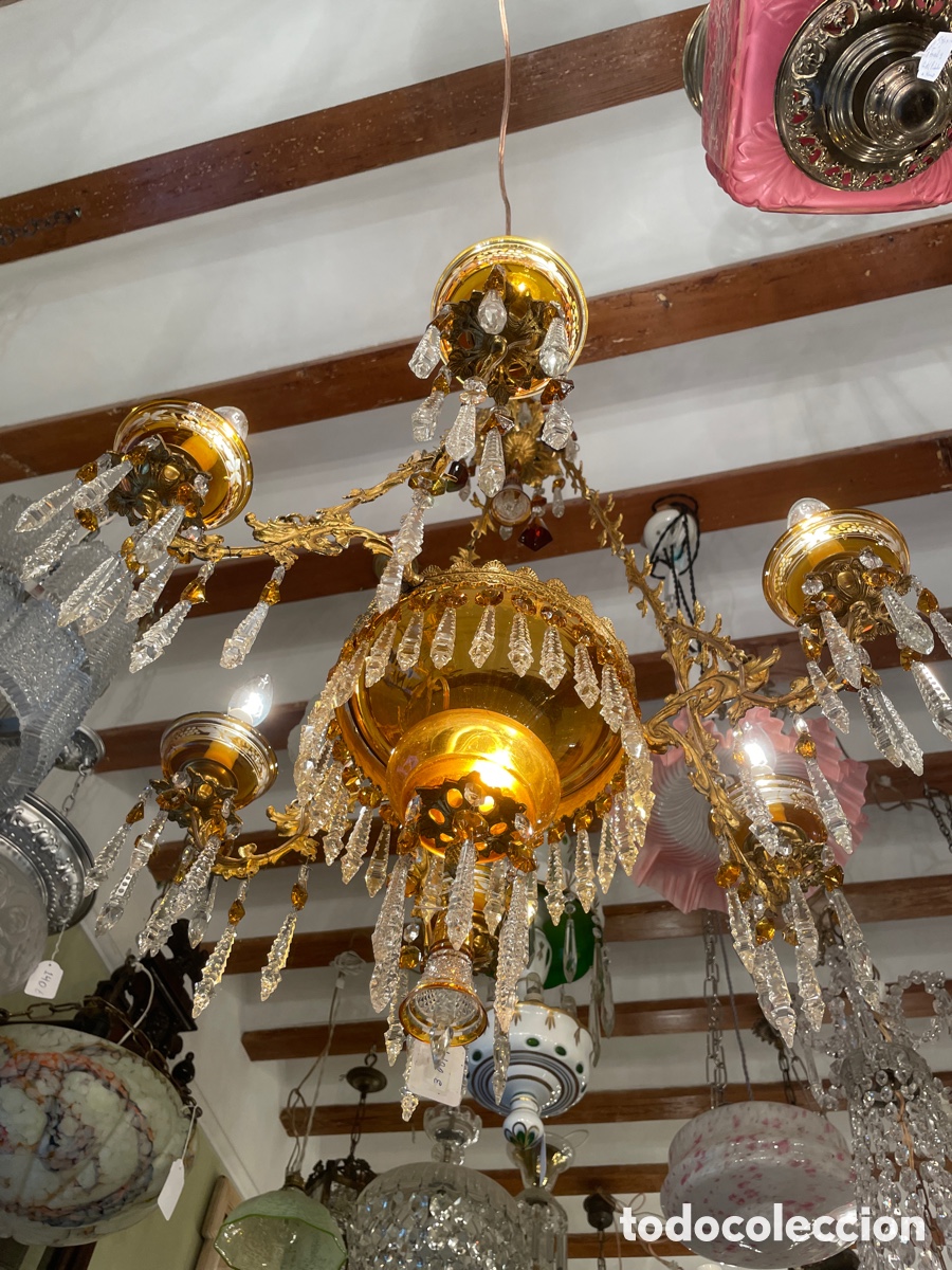 Antig&uuml;edades: L&aacute;mpara isabelina de cristal tallado y bronce