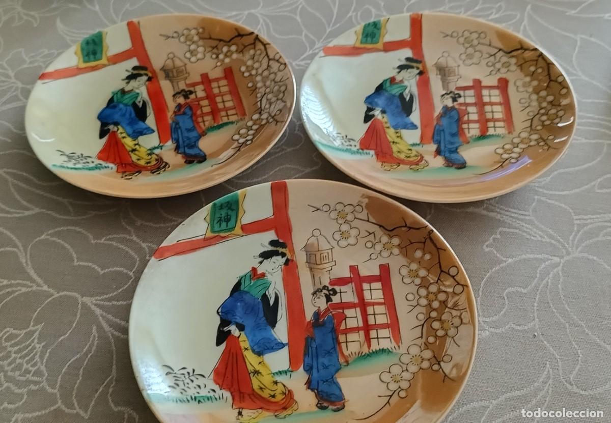 Antig&uuml;edades: 3 platos porcelana japonesa con sello en la base