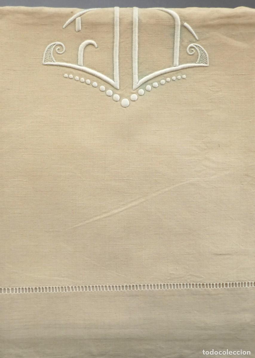 Antig&uuml;edades: ANTIGUA SABANA ART DECO DE LINO - VAINICAS E INICIALES J.D. PPIO.S.XX