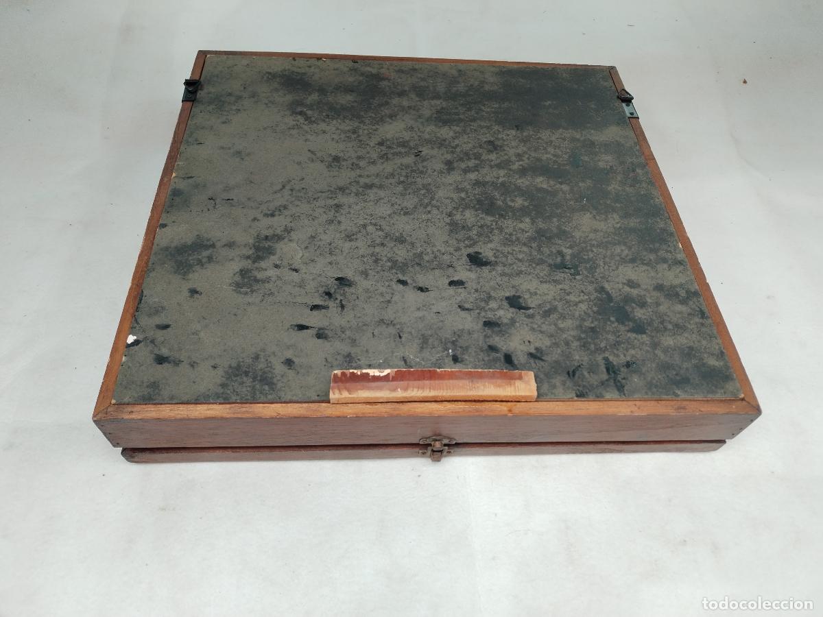 Antig&uuml;edades: vitrina expositor para dedales - Foto 3