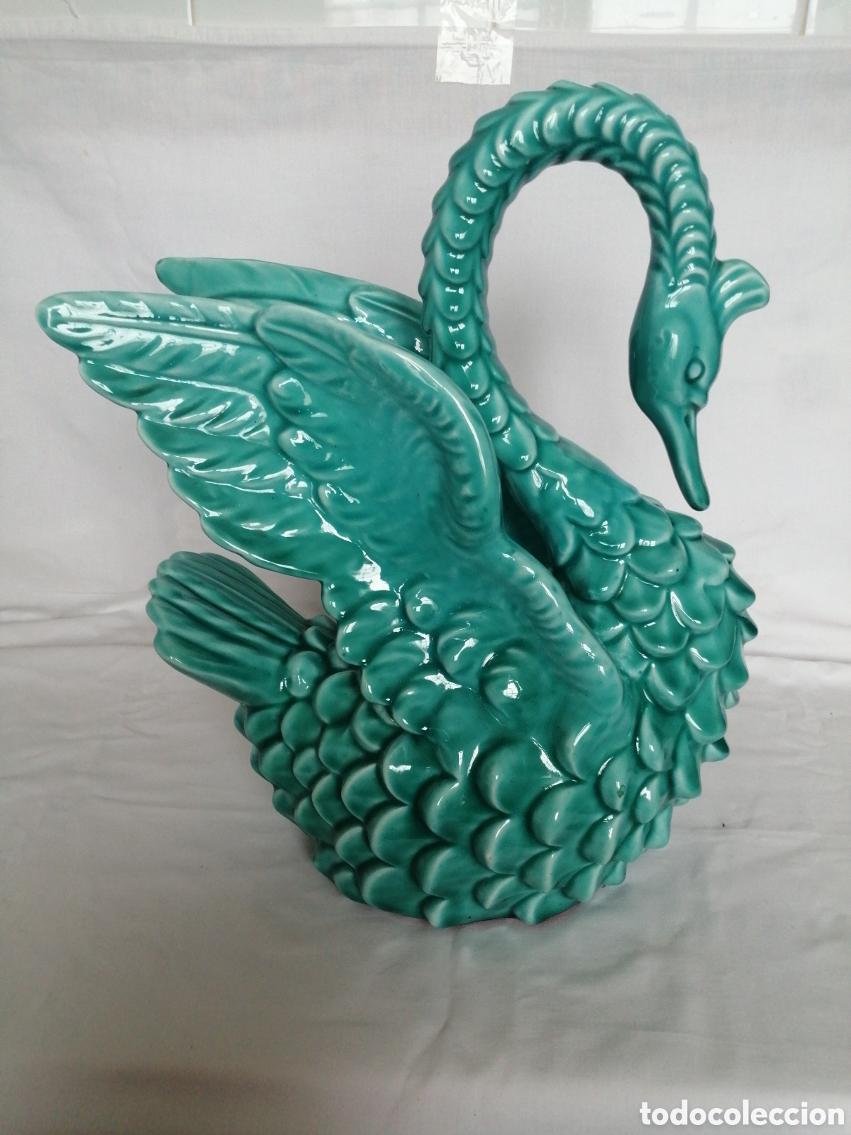 Antig&uuml;edades: Cisne de cer&aacute;mica de Manises. - Foto 2