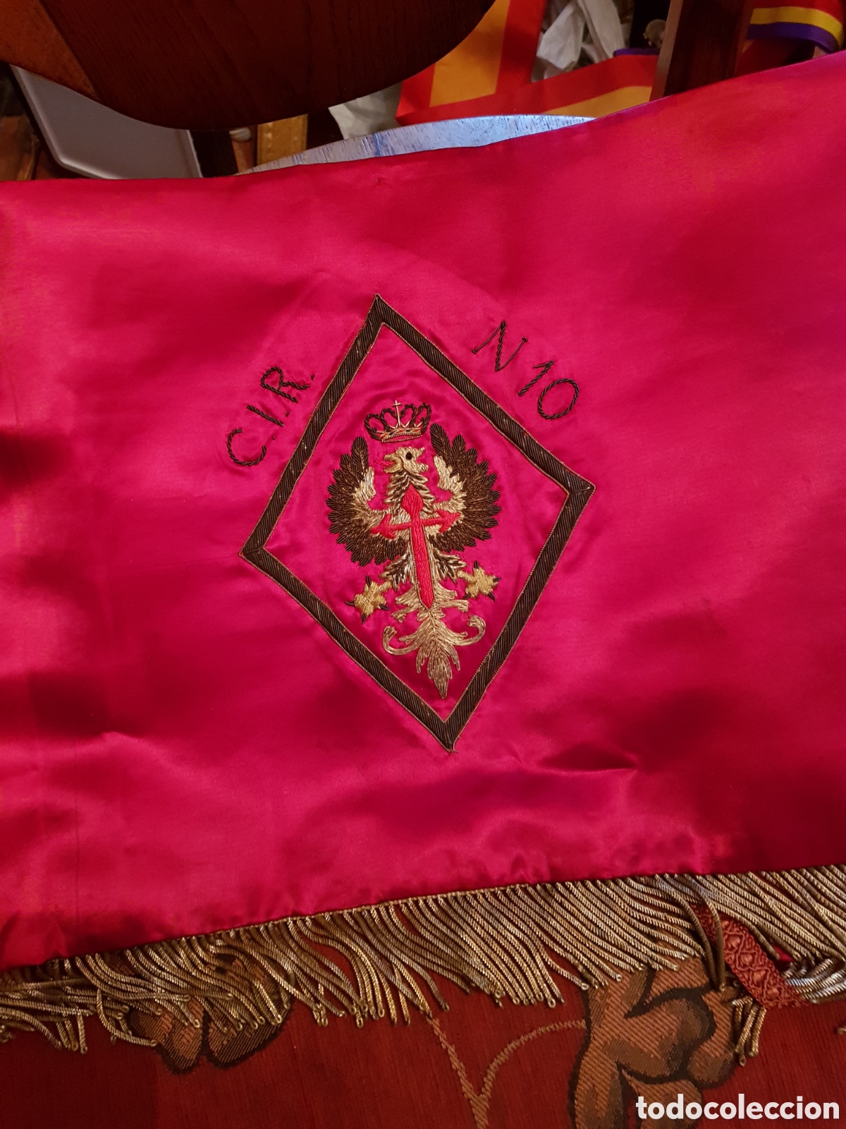 Antig&uuml;edades: ESPECTACULAR Y ANTIGUA GALA DE TAMBOR BORDADA HILO DE ORO CIR 10 &Eacute;POCA DE FRANCO Y CANUTILLO