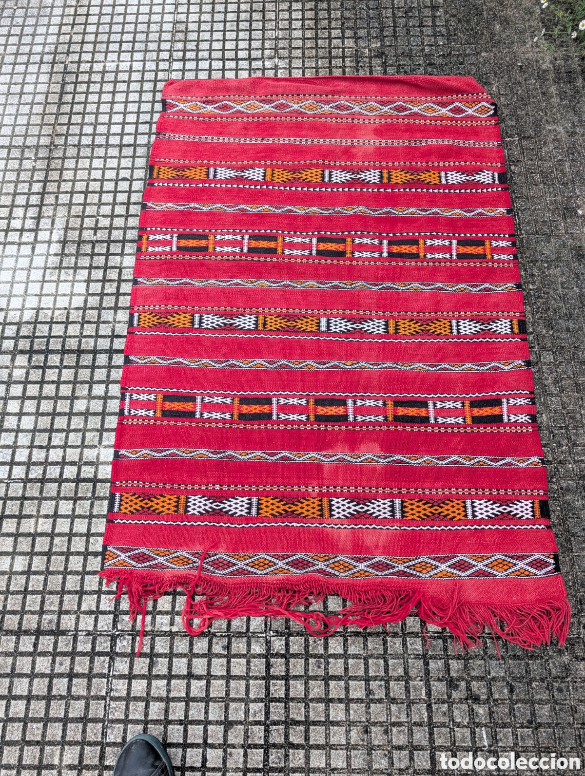 Antig&uuml;edades: Antiguo Kilim Bereber Marroqu&iacute; 130x65 cm - Lana Tejida a Mano - Estilo Boho Vintage