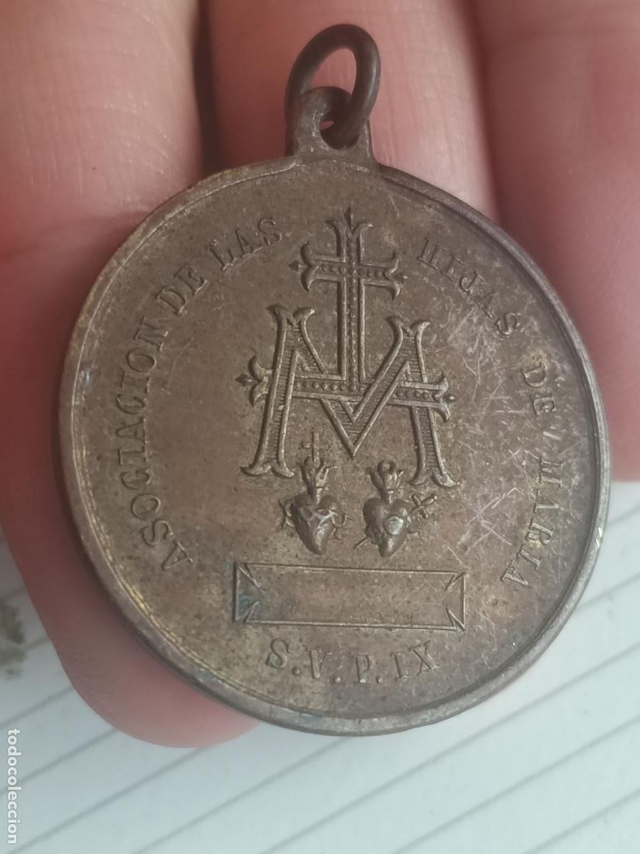 Antig&uuml;edades: Medalla Asociaci&oacute;n Hijas de Mar&iacute;a