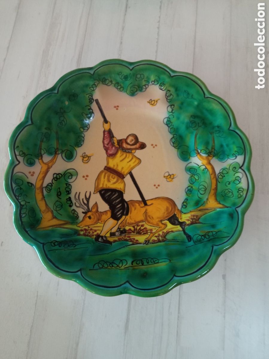 Antig&uuml;edades: Bonito plato de cer&aacute;mica de Puente del Arzobispo de 32 cm de di&aacute;metro