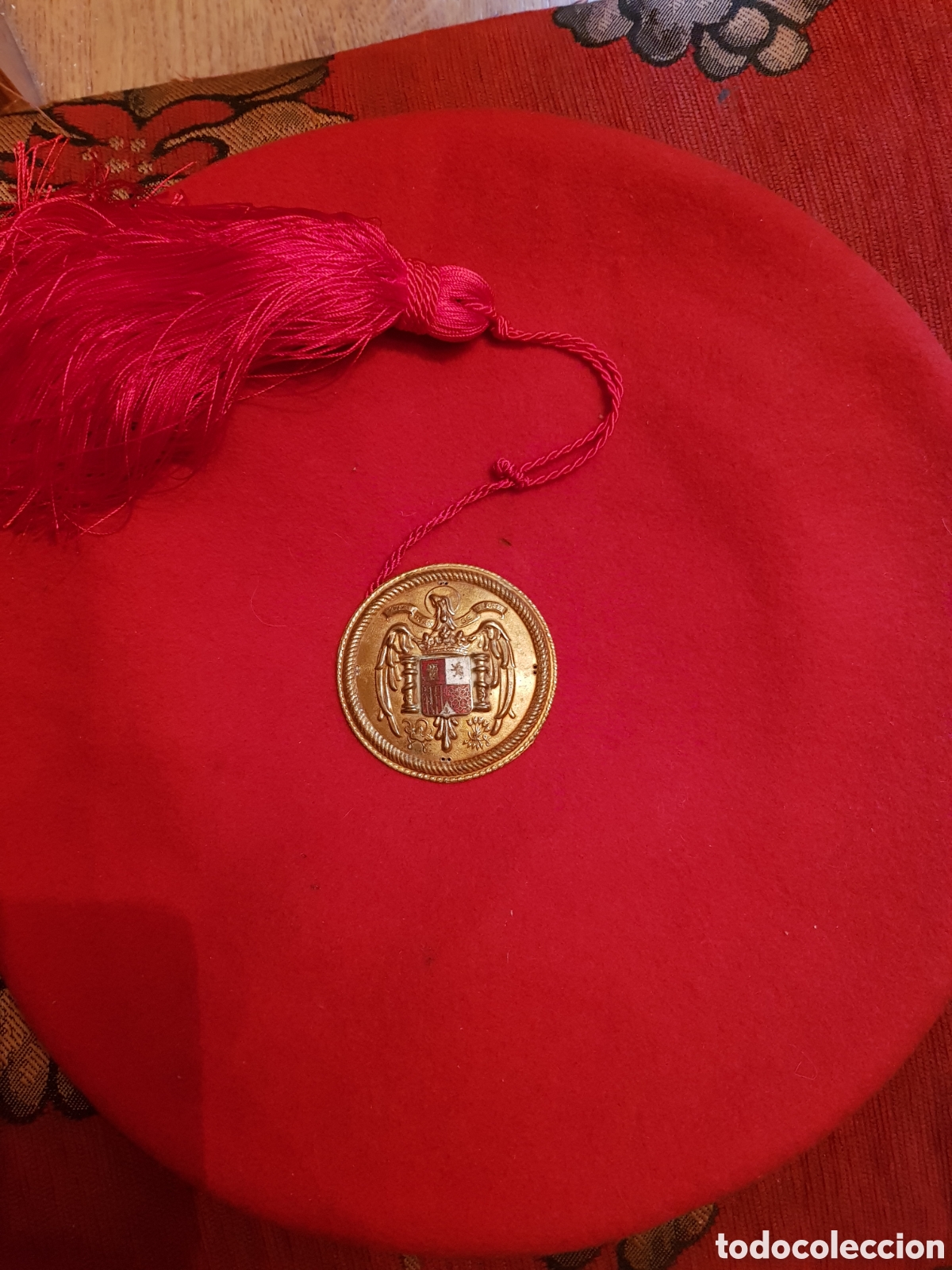 Antig&uuml;edades: ESPECTACULAR Y ANTIGUA BOINA CASA DEL GENERAL&Iacute;SIMO DEL PARDO