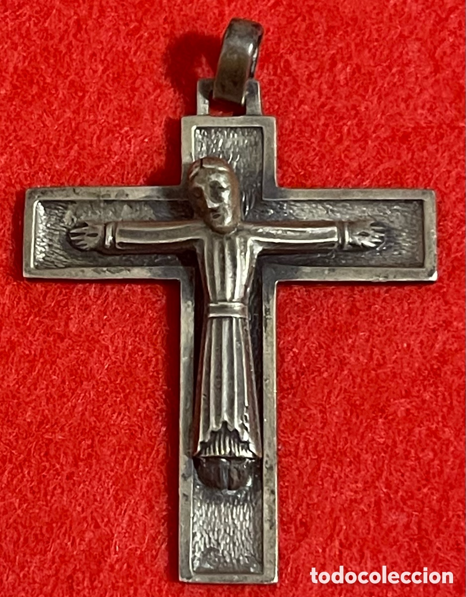 Antig&uuml;edades: Precioso Crucifijo, de Dise&ntilde;o de los a&ntilde;os 50-60, en plata de ley