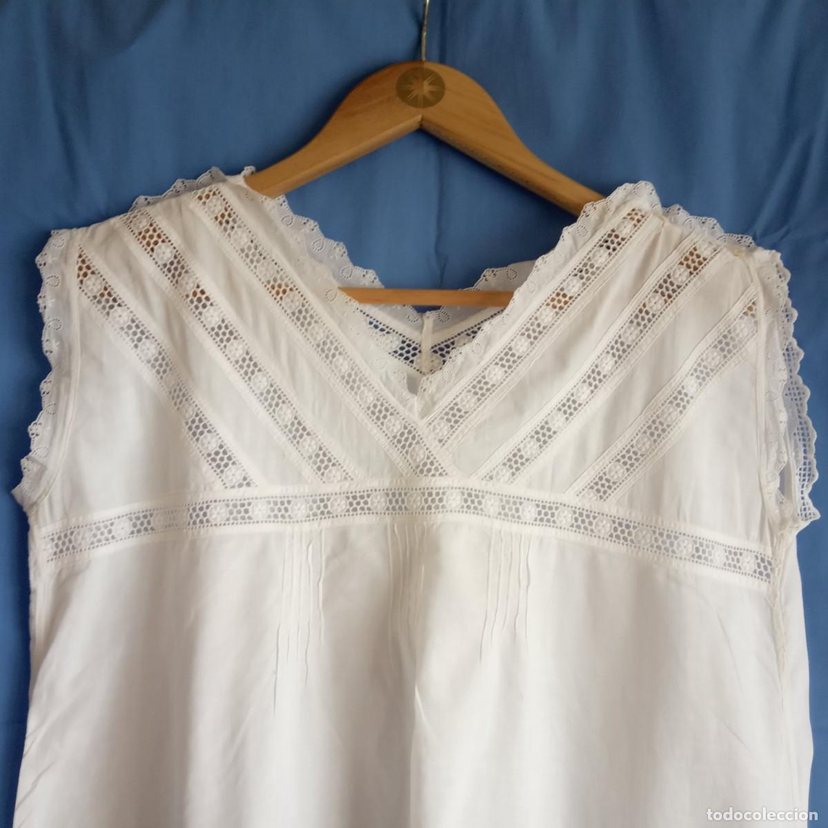 Antig&uuml;edades: Antiguo camis&oacute;n lencero sin mangas con encaje