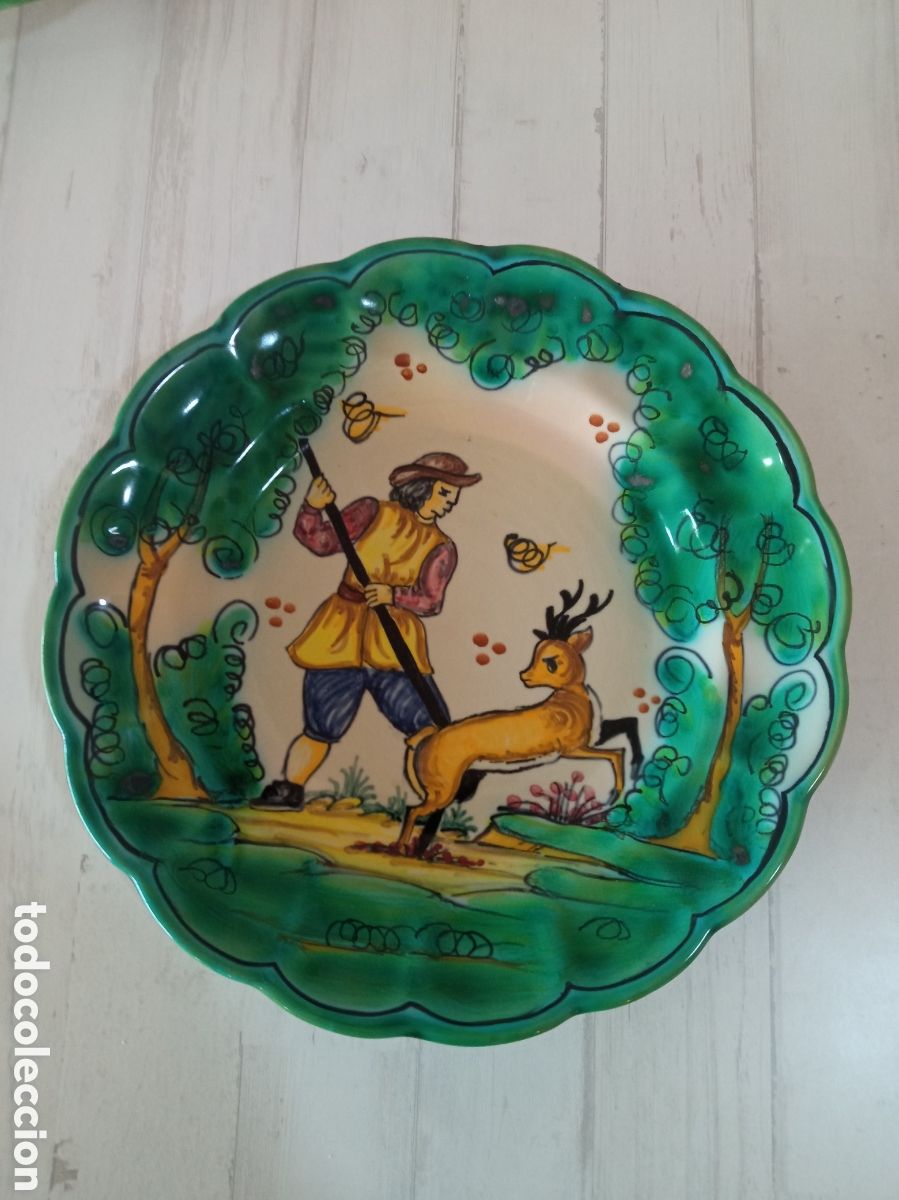 Antig&uuml;edades: Bonito plato de cer&aacute;mica de Puente del Arzobispo de 25,5cm de di&aacute;metro