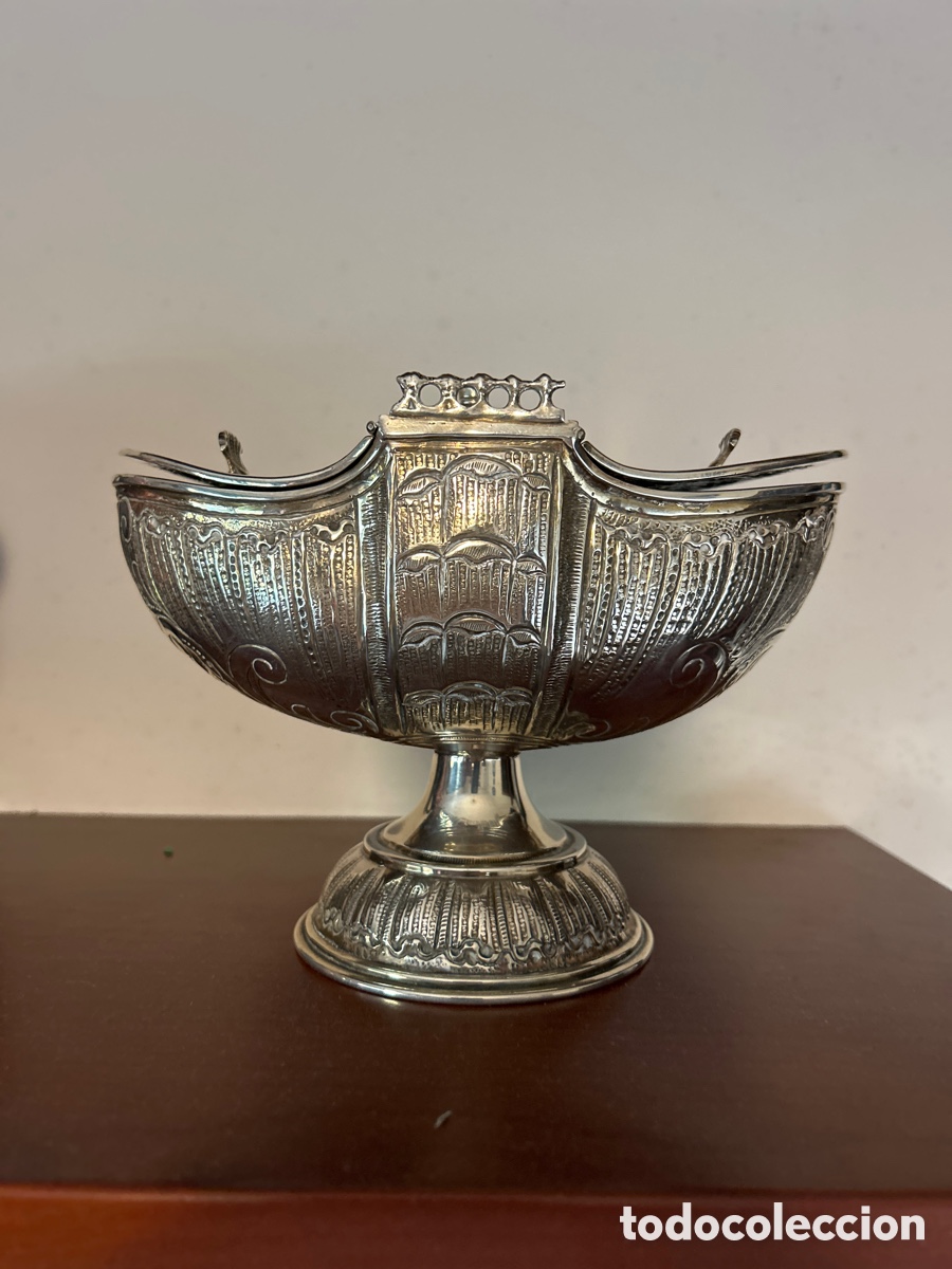 Antig&uuml;edades: Naveta en plata de ley