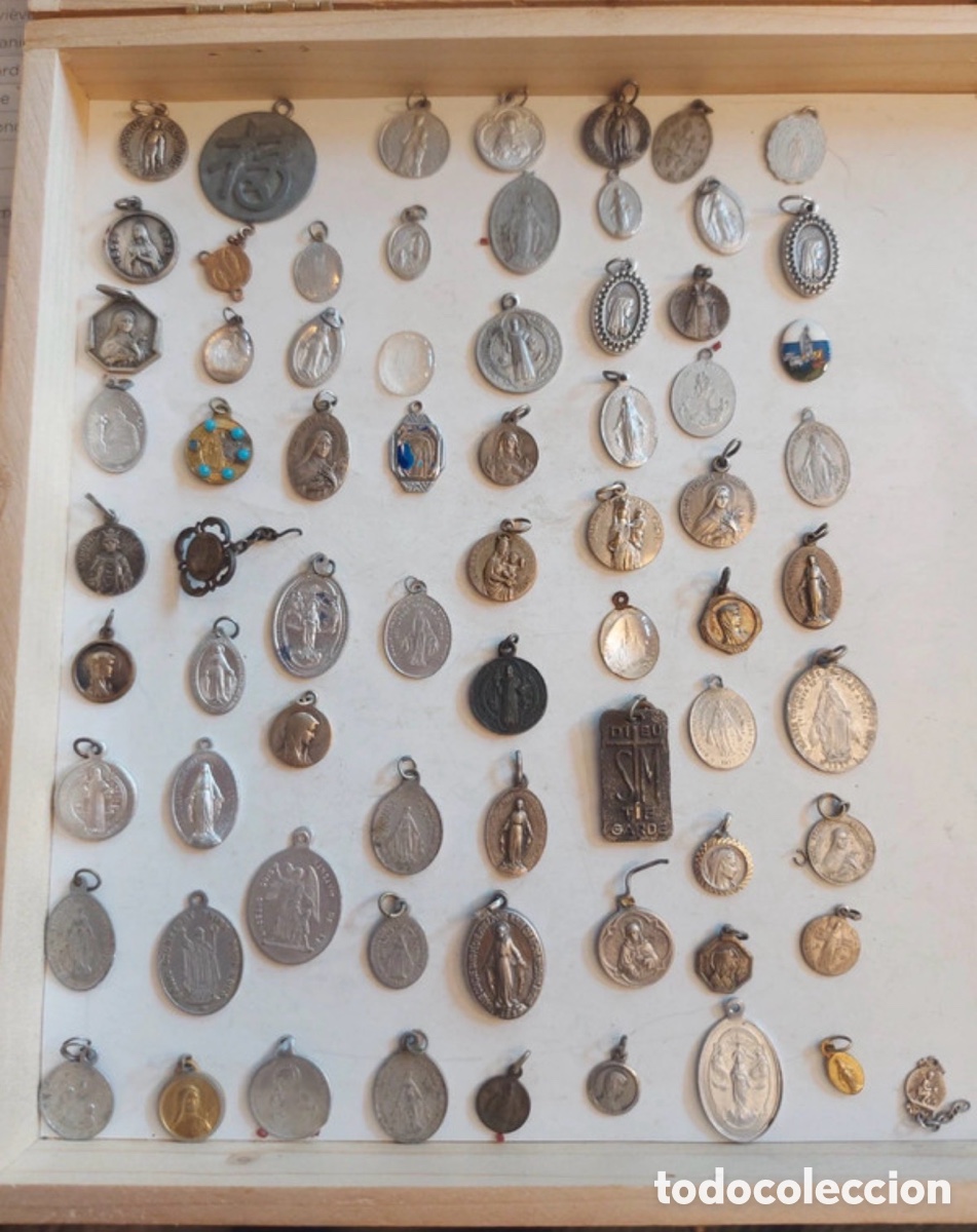 Antig&uuml;edades: Enorme lote de 71 medallas religiosas a catalogar (A1)