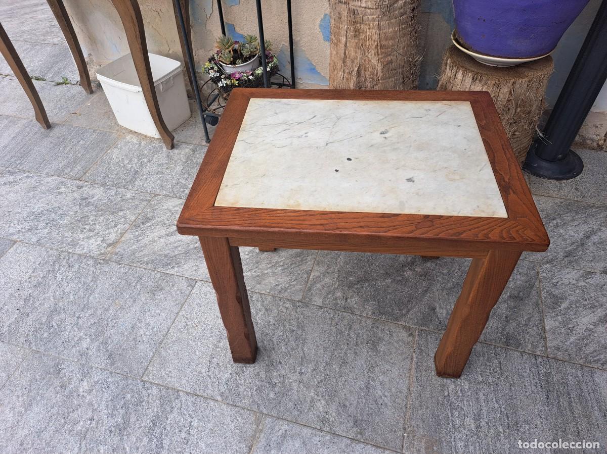 Antig&uuml;edades: Mesa de centro de madera maciza con m&aacute;rmol blanco. - Foto 4