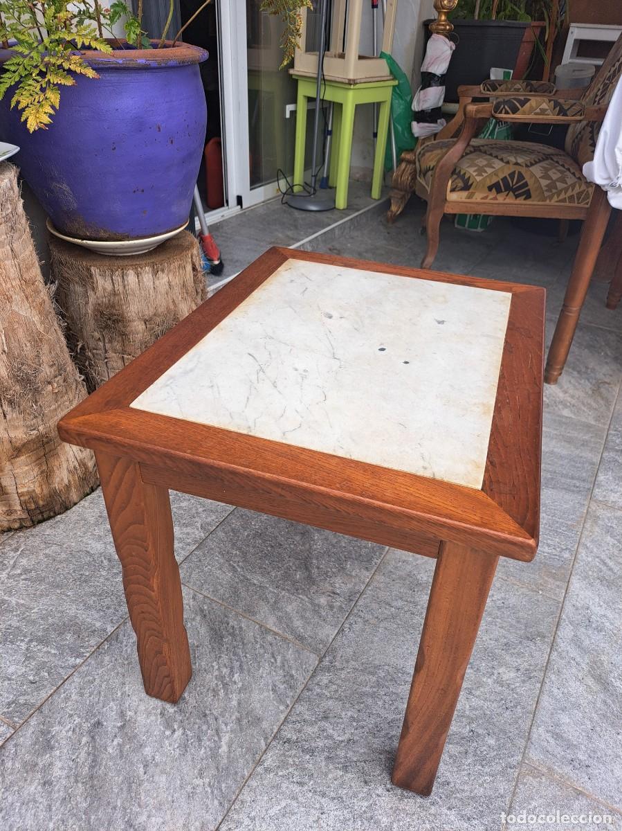 Antig&uuml;edades: Mesa de centro de madera maciza con m&aacute;rmol blanco. - Foto 7
