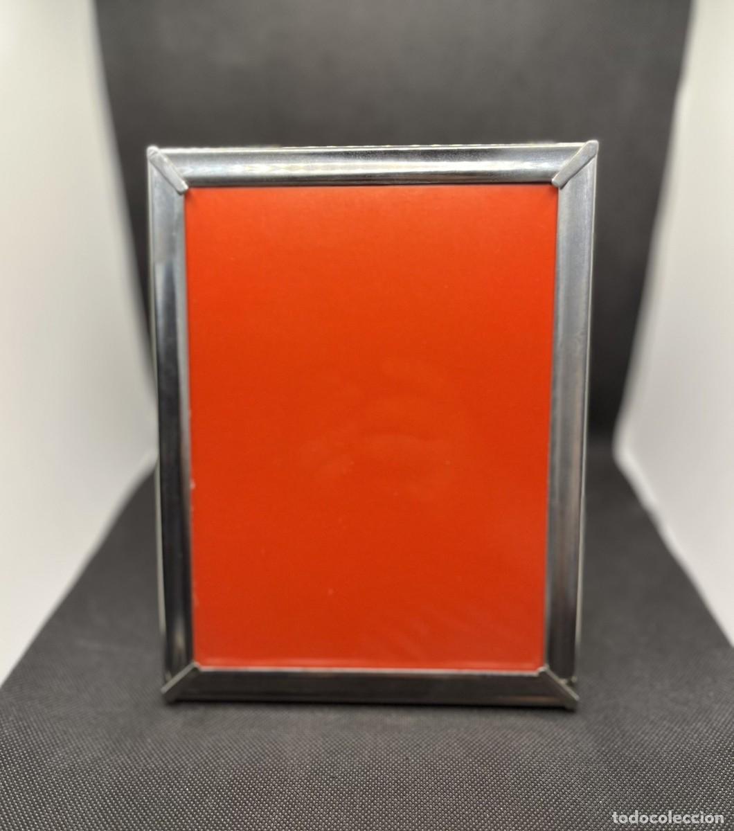 Antig&uuml;edades: Marco de Fotos Estilo Retro - Metal Cromado y Trasera Madera