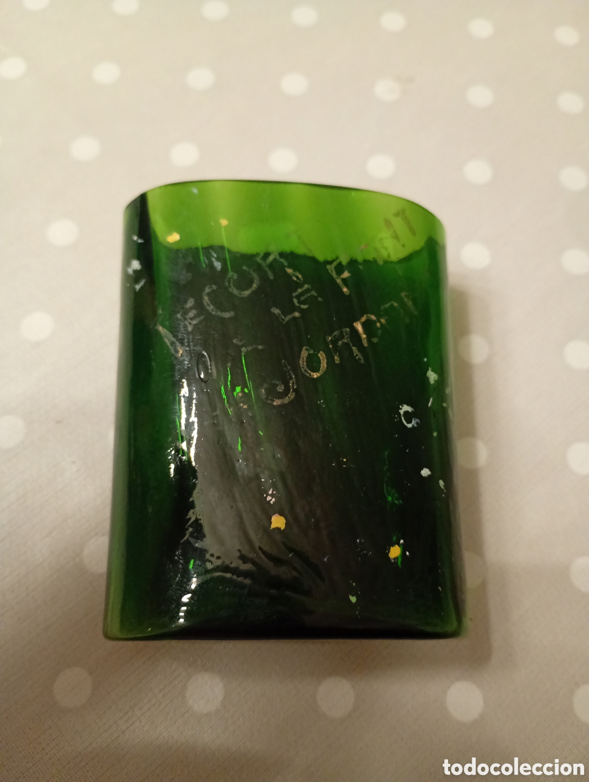 Antig&uuml;edades: Faltriquera, got (vaso) &rdquo; Recort Font d'en Jordana&rdquo; Ripoll, Ripoll&egrave;s, Girona vidre verd.