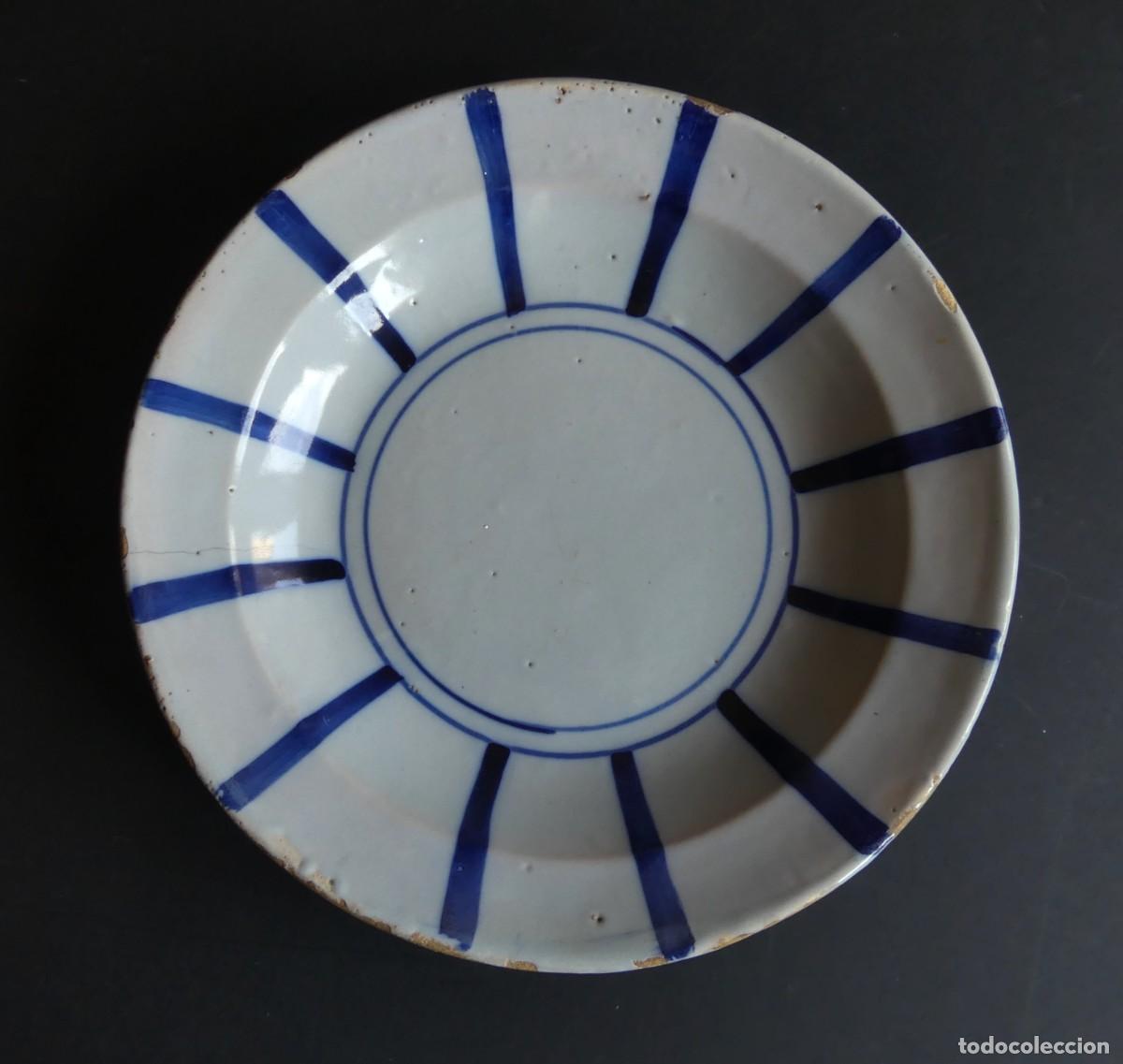 Antig&uuml;edades: PLATO O FUENTE SIGLO XIX DE MANISES ( PAGO POR BIZUM)