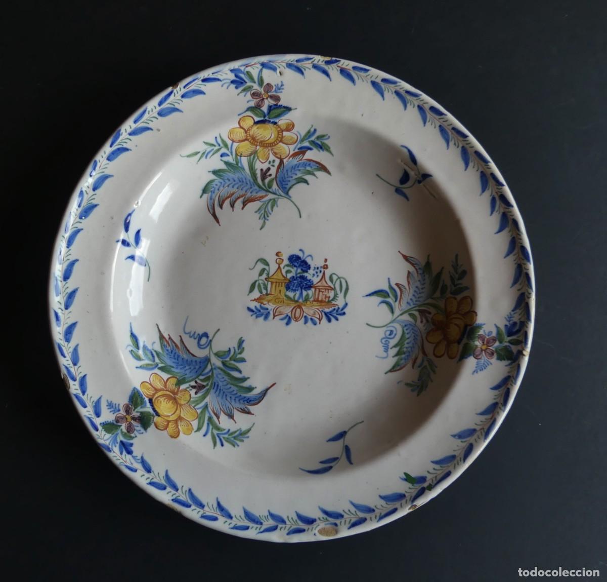 Antig&uuml;edades: PLATO O FUENTE SIGLO XIX DE MANISES SELLADO A.S..( PAGO POR BIZUM)