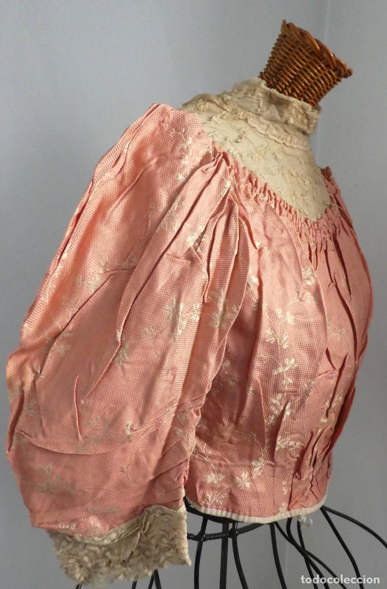 Antig&uuml;edades: ANTIGUA CHAMBRA DE SEDA Y ENCAJE S. XIX