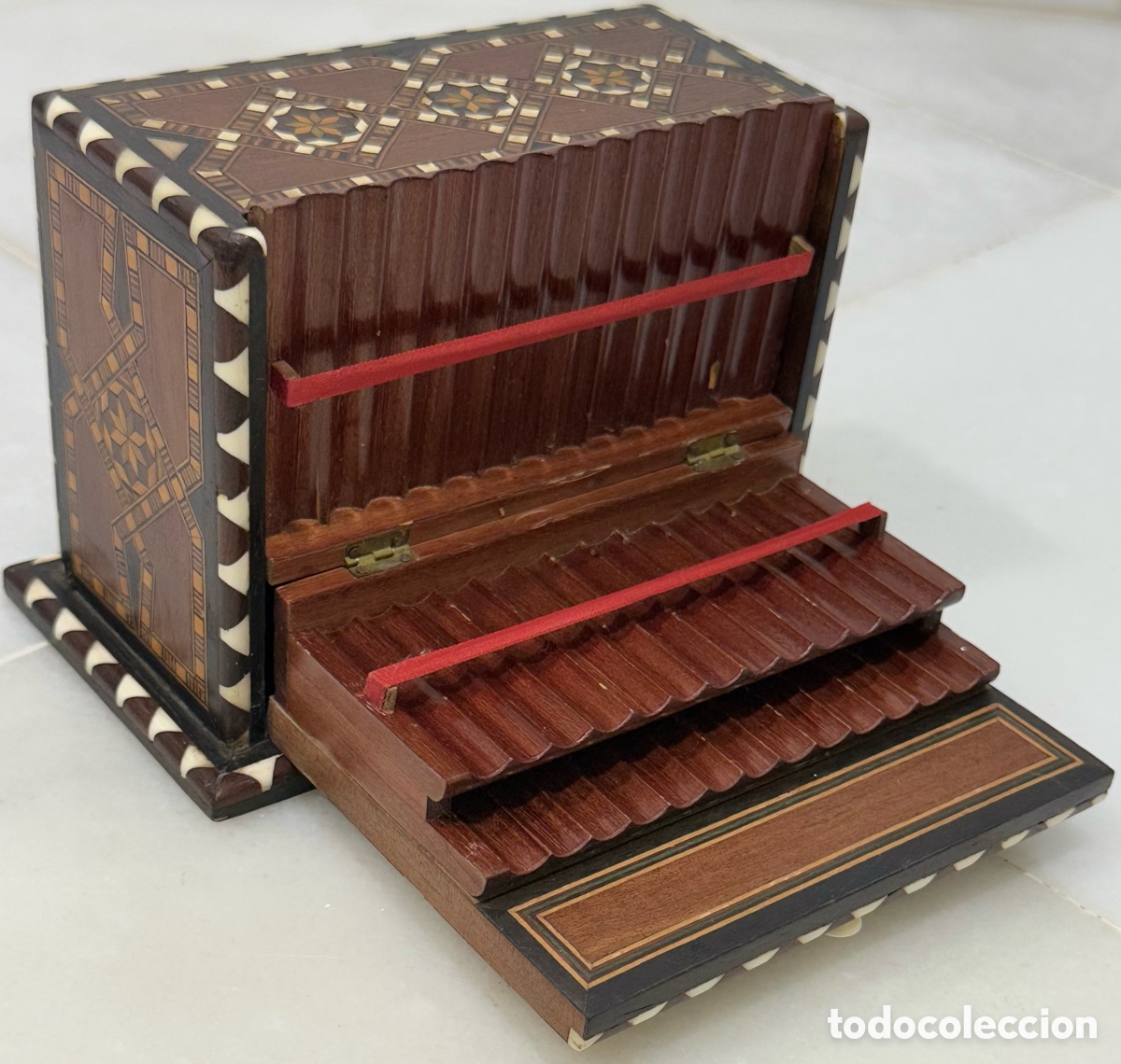 Antig&uuml;edades: ANTIGUA CAJA TABACALERA TARACEA GRANADA XX