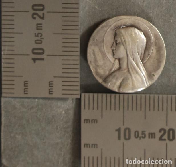 Antig&uuml;edades: MEDALLA. BROCHE VIRGEN. PLATA.