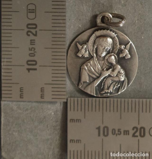 Antig&uuml;edades: MEDALLA. NTRA SRA DEL PERPETUO SOCORRO. PLATA.