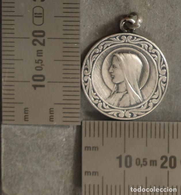 Antig&uuml;edades: MEDALLA. NTRA SRA DE LOURDES. HACIA 1920 PLATA.