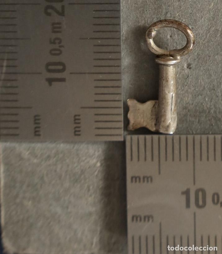 Antig&uuml;edades: LLAVE MINITARUA. PLATA - Foto 2