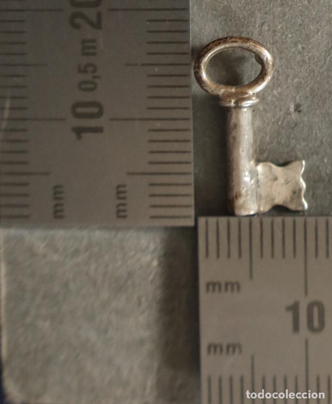 Antig&uuml;edades: LLAVE MINITARUA. PLATA - Foto 1