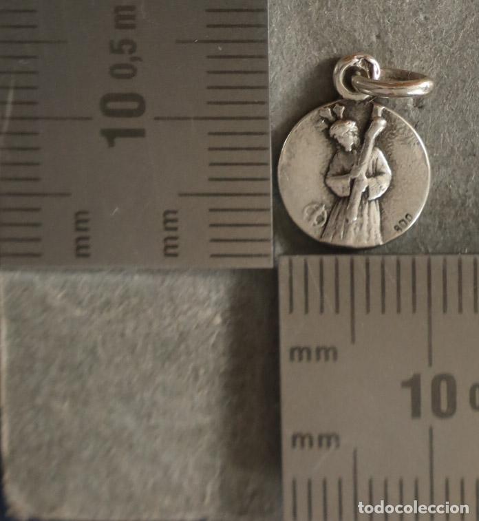 Antig&uuml;edades: MEDALLA. NAZARENO SEVILLA PLATA.