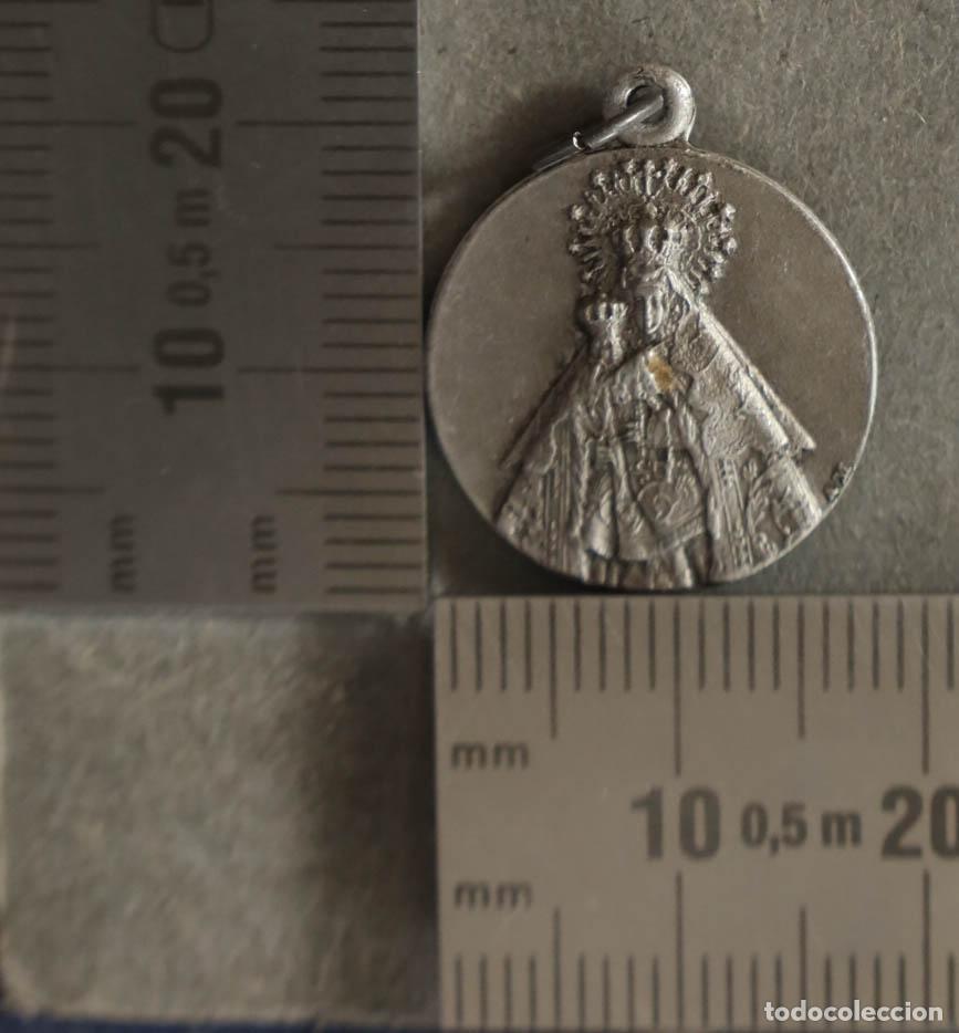 Antig&uuml;edades: MEDALLA. RECUERDO DE LA CORONACION DE LA VIRGEN DEL MAR ALMERIA 1951.