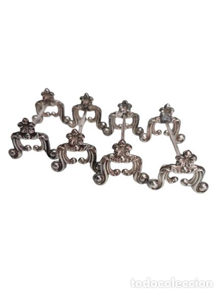 Antig&uuml;edades: 4 Posa Cubiertos, Cuchillos - Art Nouveau - en Metal Plateado