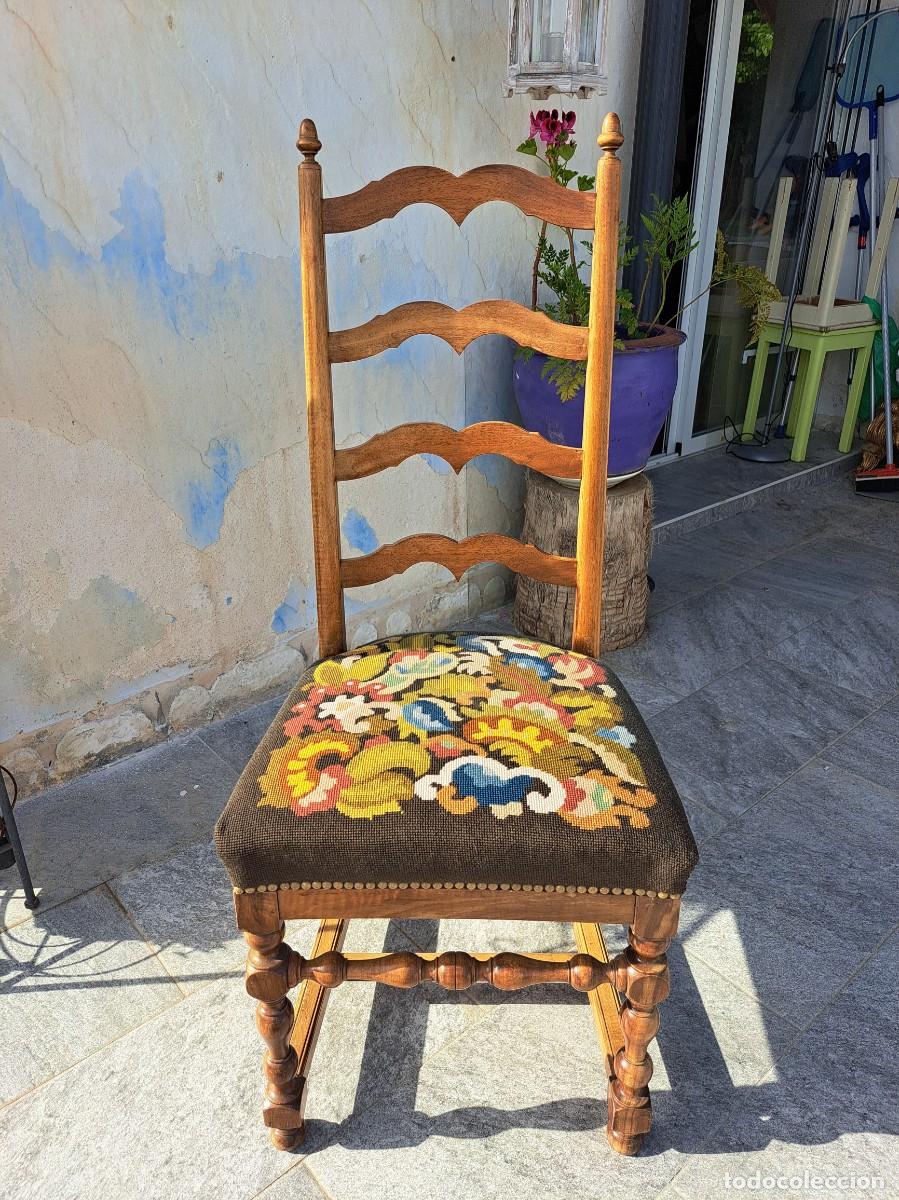 Antig&uuml;edades: Antigua silla francesa con respaldo en escalera y tapizado bordado a mano, madera de roble.