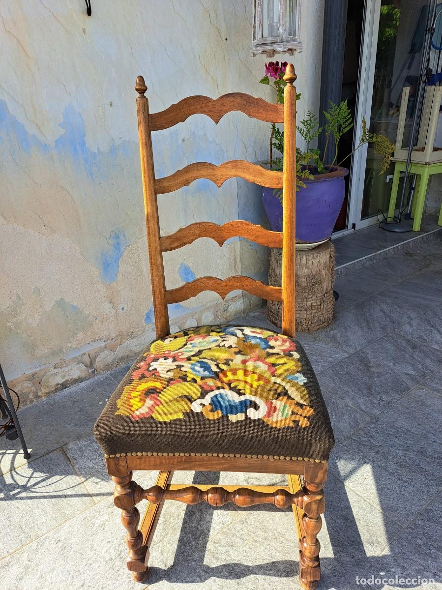 Antig&uuml;edades: Antigua silla francesa con respaldo en escalera y tapizado bordado a mano, madera de roble.