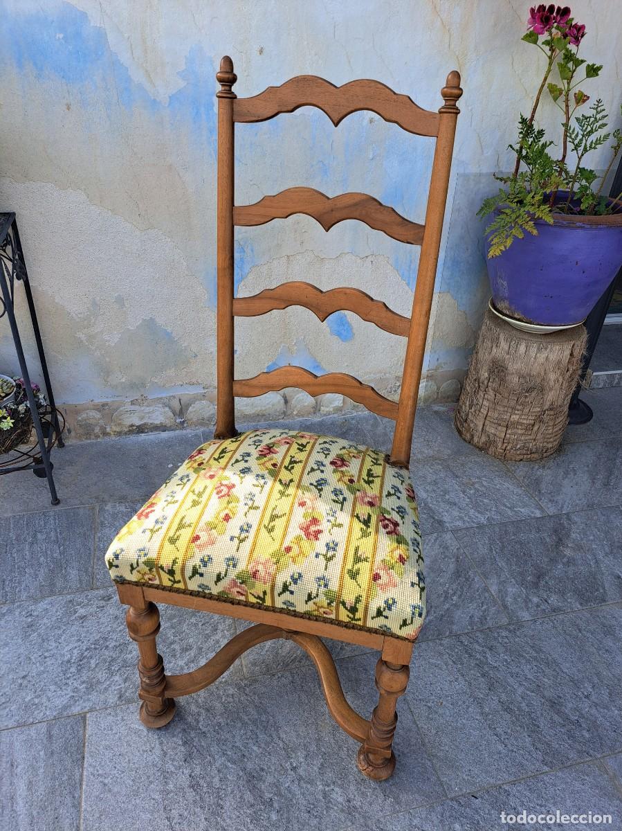 Antig&uuml;edades: Antigua silla francesa con respaldo en escalera y tapizado bordado a mano, madera de roble.