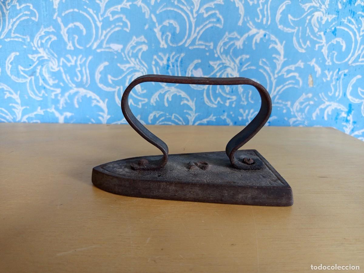 Antig&uuml;edades: Plancha de hierro fundido antigua