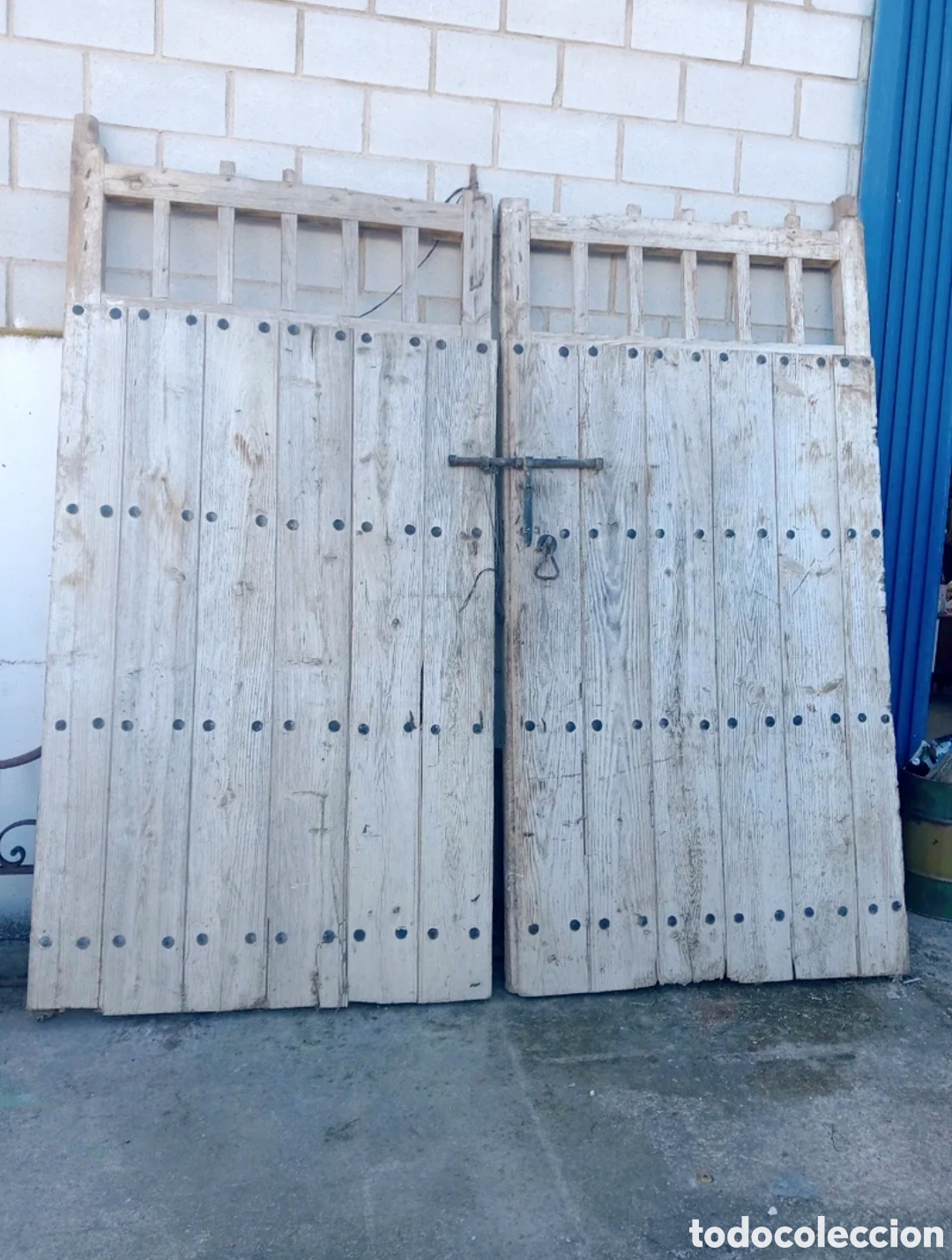 Antig&uuml;edades: Porton de clavos 2.50x2.50.