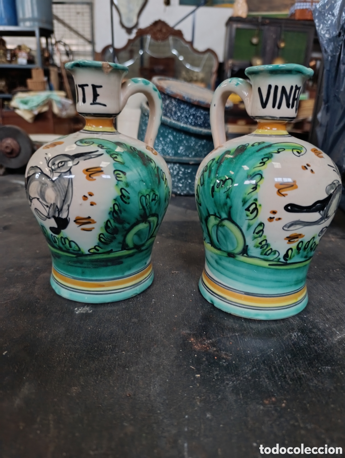 Antig&uuml;edades: Pareja de alcuzas de Talavera.